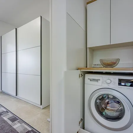 Apartment Smode With Bayview - Happy