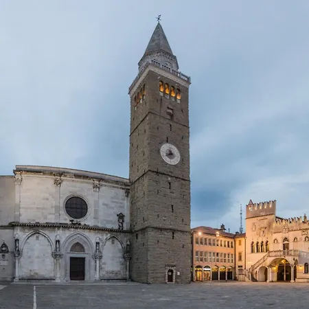 Smode With Bayview - Happy Apartment