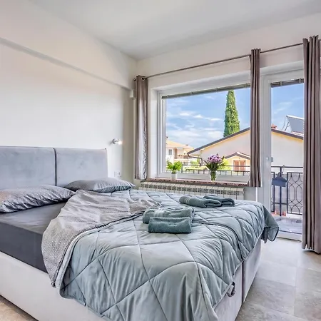 Smode With Panoramic Balcony - Happy Apartma