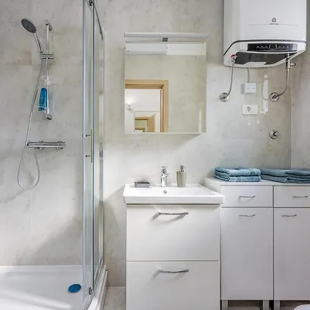 Smode With Panoramic Balcony - Happy Apartma